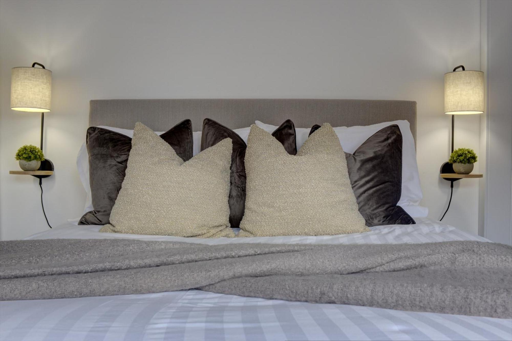 Kist Accommodates Presents - Hygge House, Parking, Ev Point *